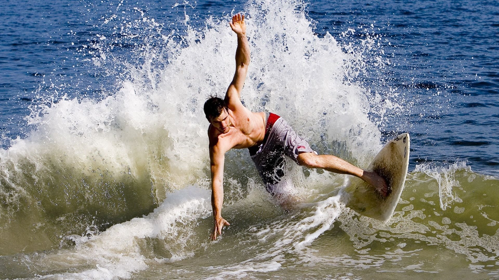 开云网页版登录入口-德甲强队攻防俱佳，精彩瞬间频繁出现，德甲强吗