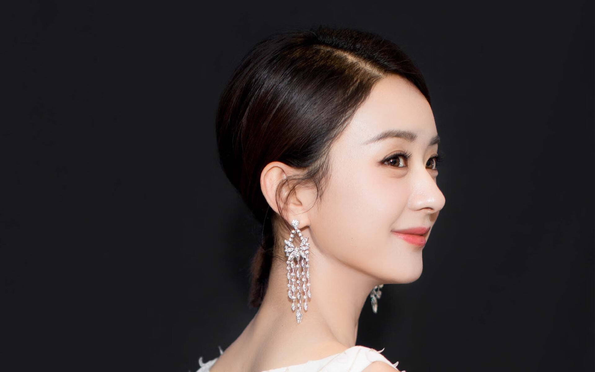 《伦纳德表现出色,带领球队拼搏至最后一刻》,伦纳德霸气